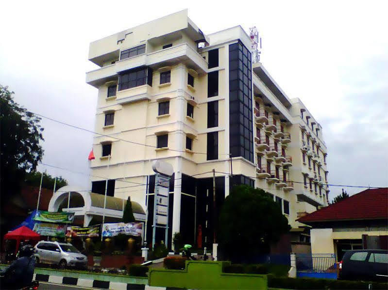 Hotel Bumi Asih Padangsidimpuan Batubelubang Экстерьер фото