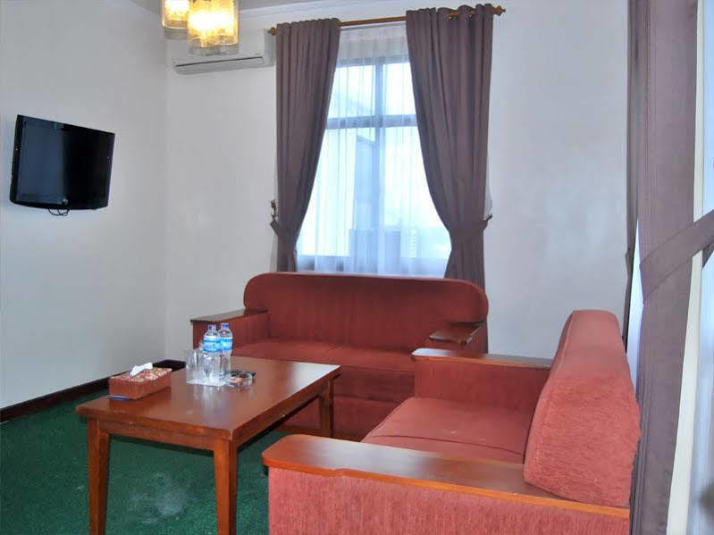 Hotel Bumi Asih Padangsidimpuan Batubelubang Экстерьер фото
